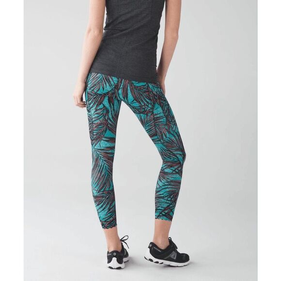 Lululemon High Times Pant Palm Lace Tofino Teal Multi Size 4 7/8- length EUC - Picture 1 of 10